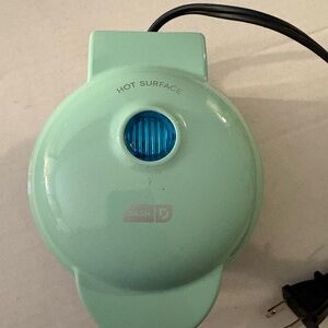 Ash Light Green Compact Waffle Maker